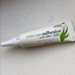 Lashes and lash glue